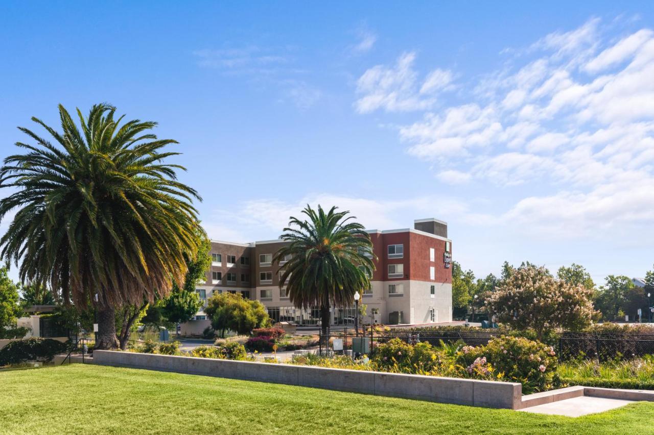 Holiday Inn Express & Suites - Suisun City By Ihg Extérieur photo